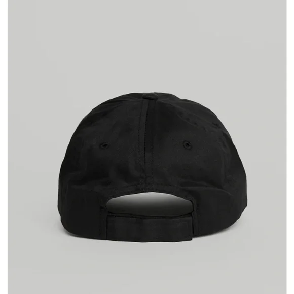 ALO Yoga Off-Duty Cap in Black - Picture 2 of 8